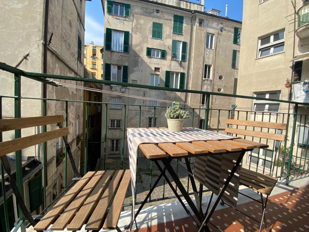 Casaviva- Ampio Appartamento Nei Vicoli Di Genova Extérieur photo
